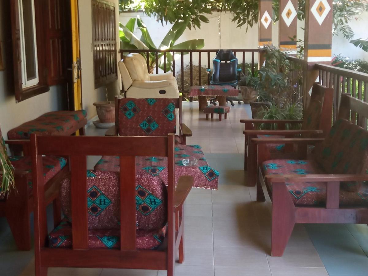 Casa Hotel Sinkiling Gambia เซเรคุงดา ภายนอก รูปภาพ
