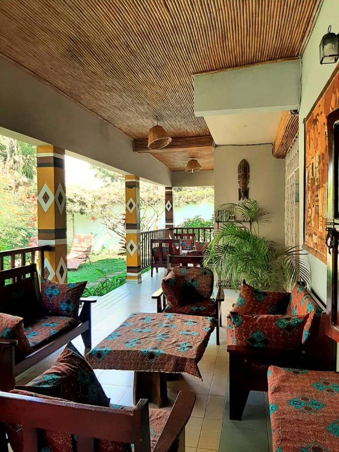 Casa Hotel Sinkiling Gambia เซเรคุงดา ภายนอก รูปภาพ