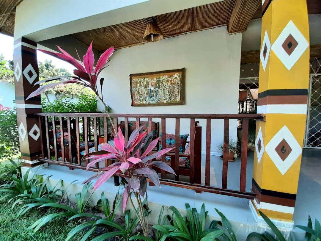 Casa Hotel Sinkiling Gambia เซเรคุงดา ภายนอก รูปภาพ