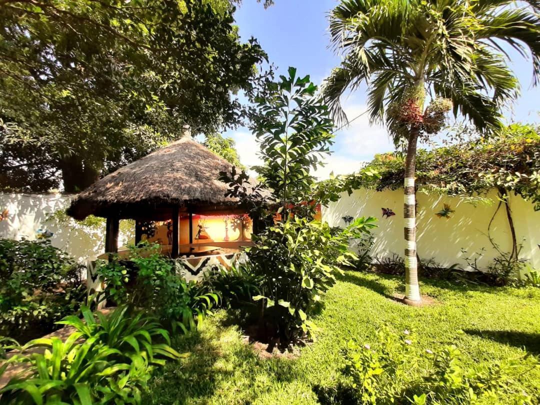 Casa Hotel Sinkiling Gambia เซเรคุงดา ภายนอก รูปภาพ